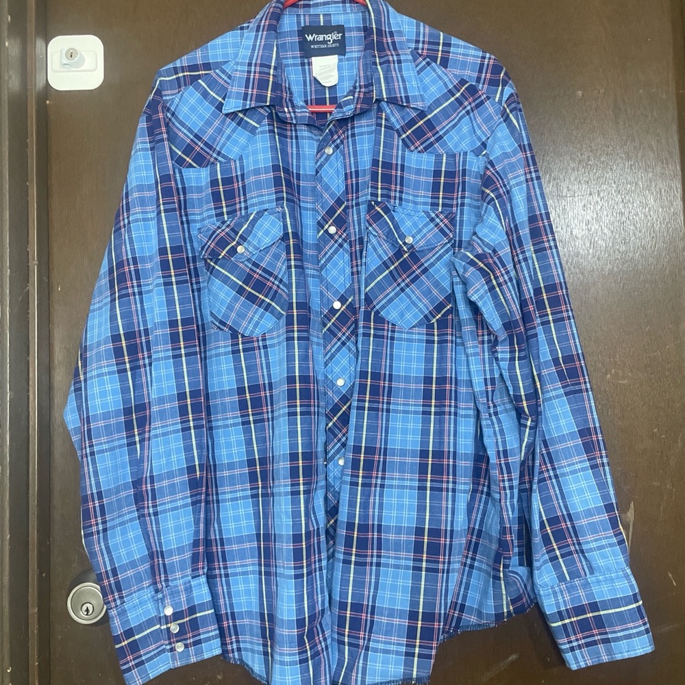 Wrangler Men's Blue Plaid Western Button-Down Shirt